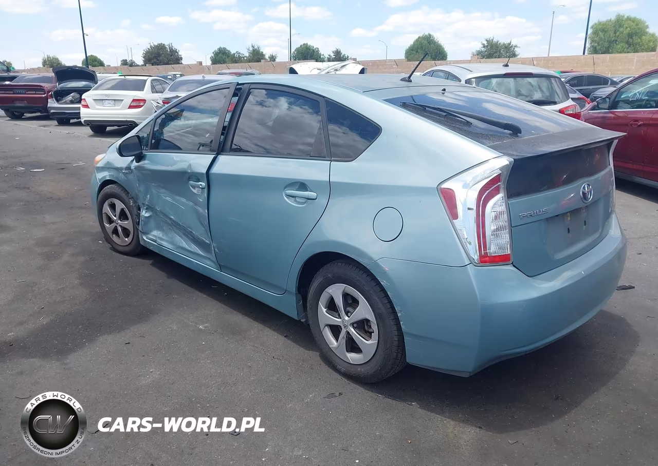 2015 Toyota Prius Two VIN:JTDKN3DUXF1934422 - 3