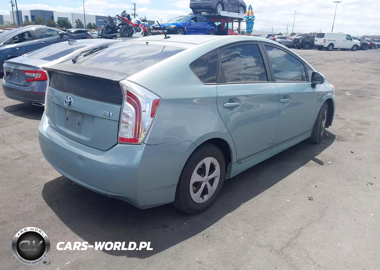 2015 Toyota Prius Two VIN:JTDKN3DUXF1934422 - 4