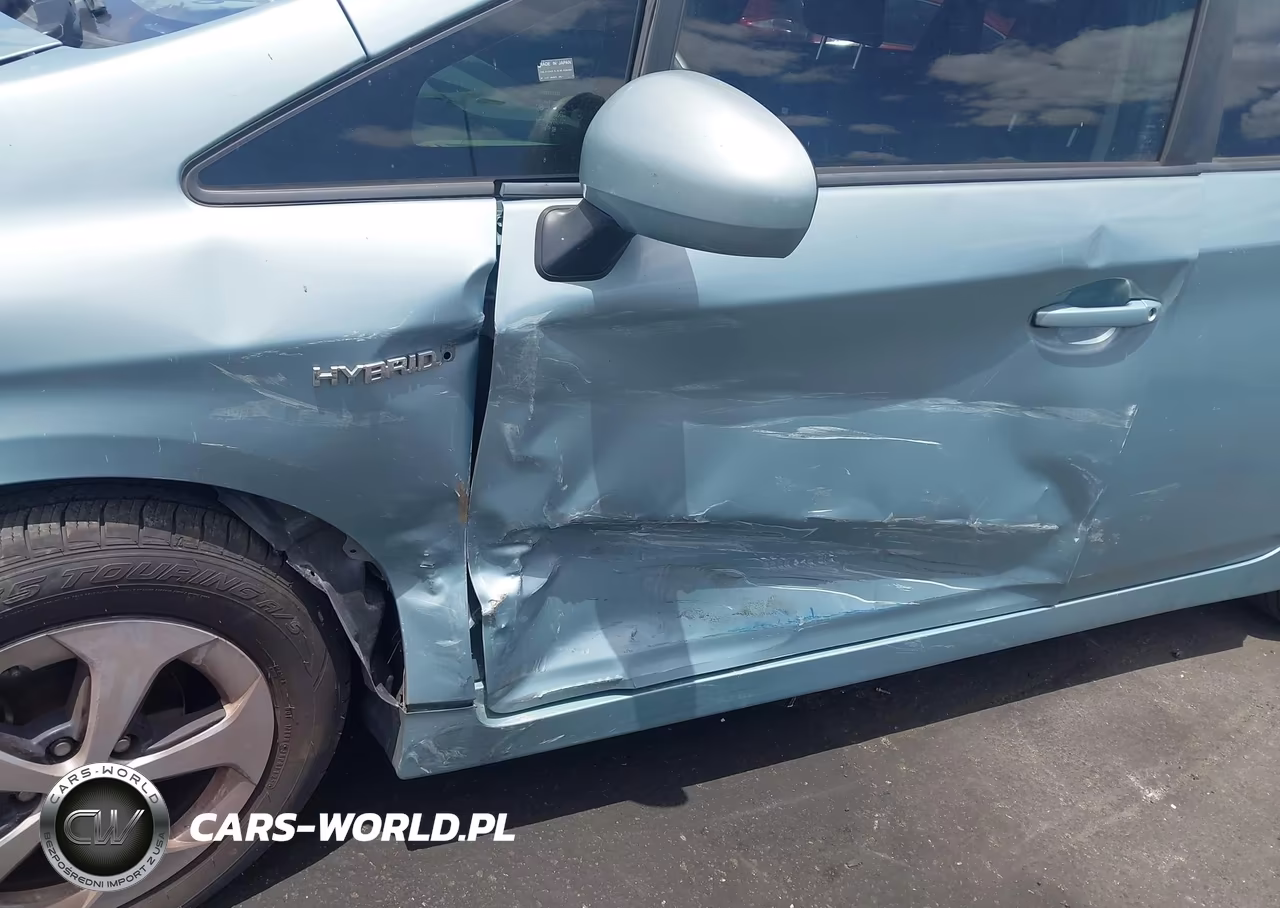 2015 Toyota Prius Two VIN:JTDKN3DUXF1934422 - 6
