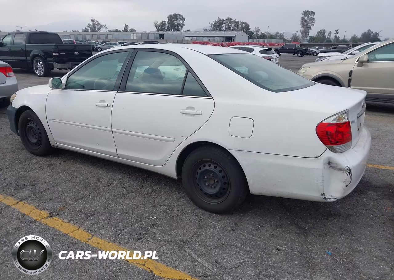 2006 Toyota Camry Le VIN:4T1BE32K26U741743 - 3