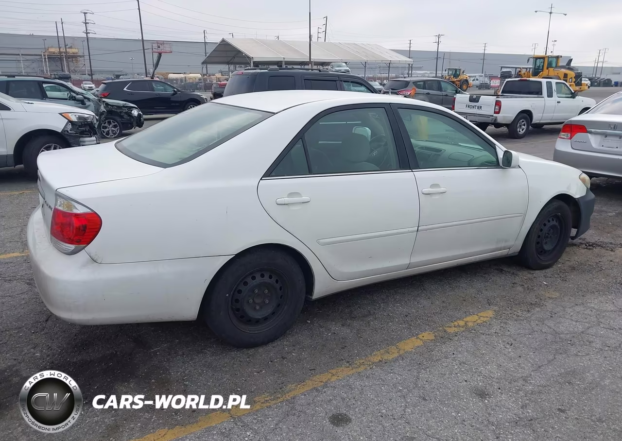 2006 Toyota Camry Le VIN:4T1BE32K26U741743 - 4