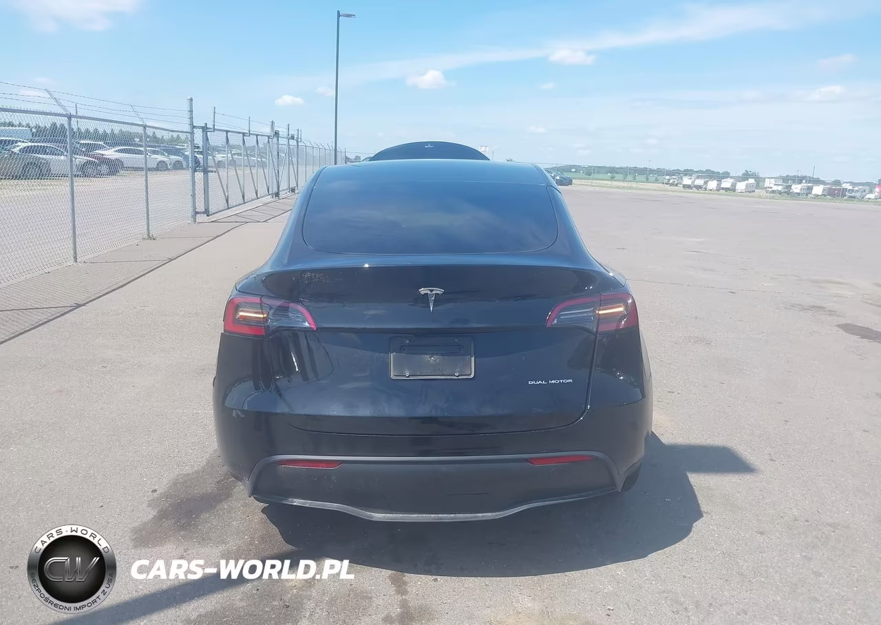 2025 Tesla Model Y Long Range Dual Motor All-Wheel Drive VIN:7SAYGDEE7SF308333 - 16