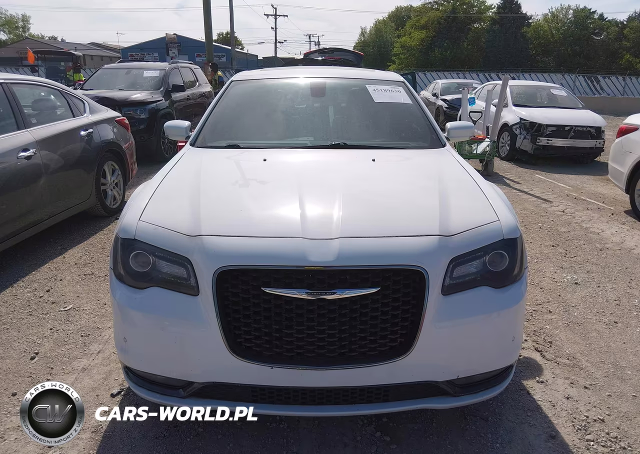 2015 Chrysler 300 300S VIN:2C3CCAGG2FH756869 - 12