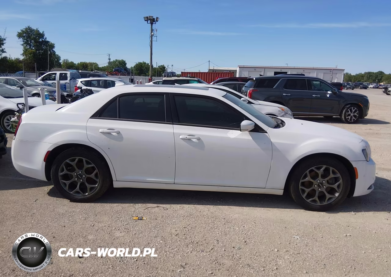 2015 Chrysler 300 300S VIN:2C3CCAGG2FH756869 - 13