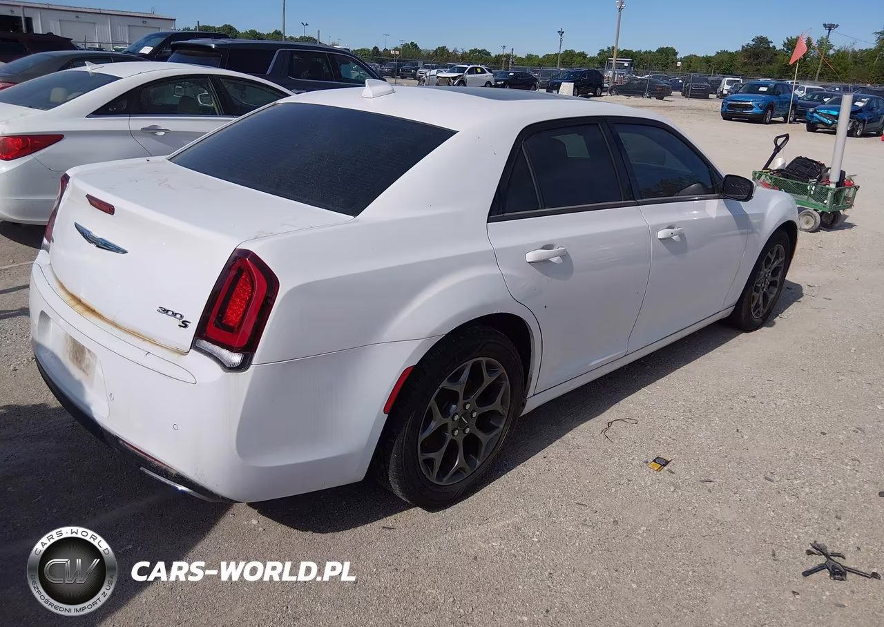 2015 Chrysler 300 300S VIN:2C3CCAGG2FH756869 - 4