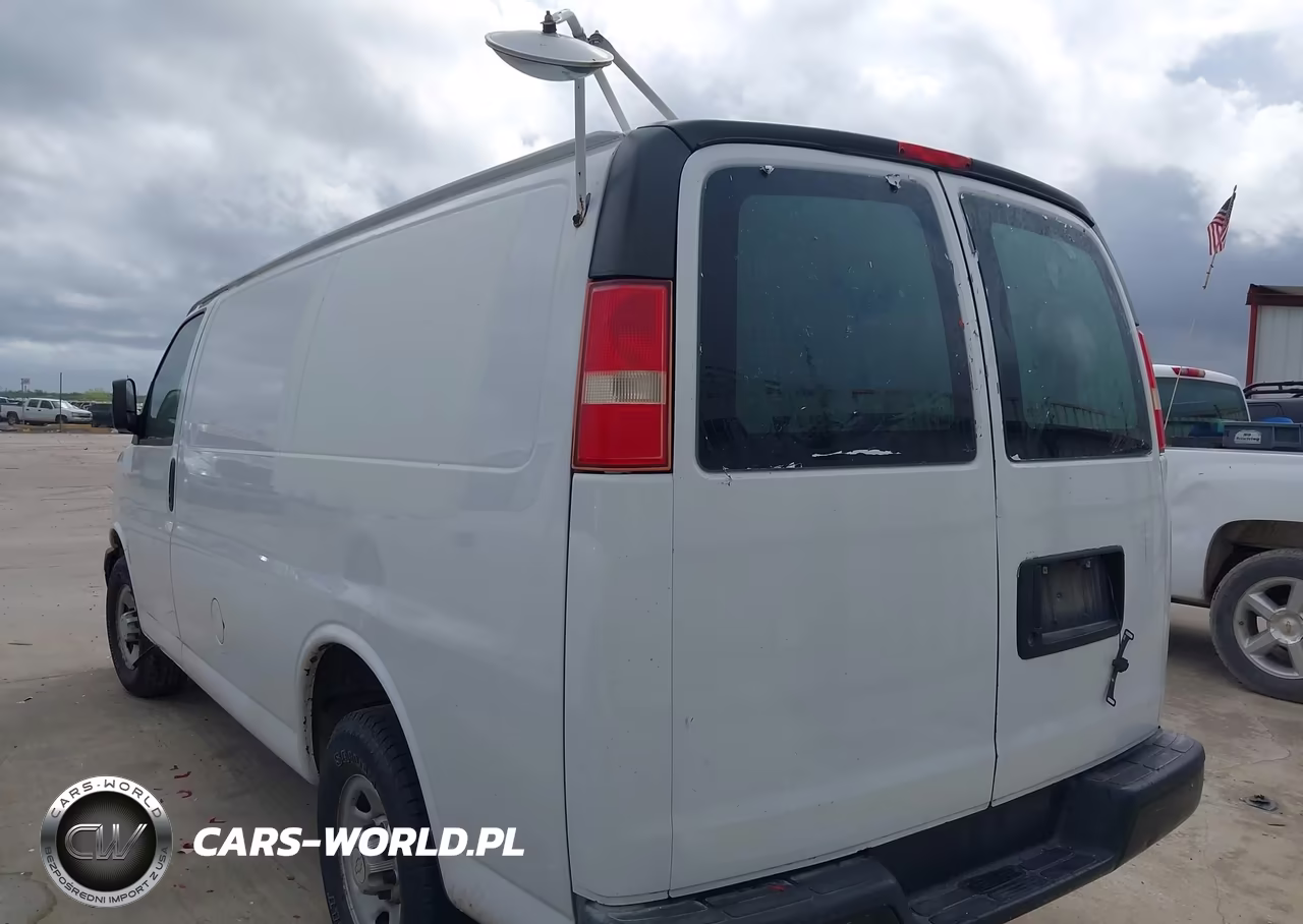 2010 Chevrolet Express 2500 Work Van VIN:1GCZGFBA0A1151542 - 3