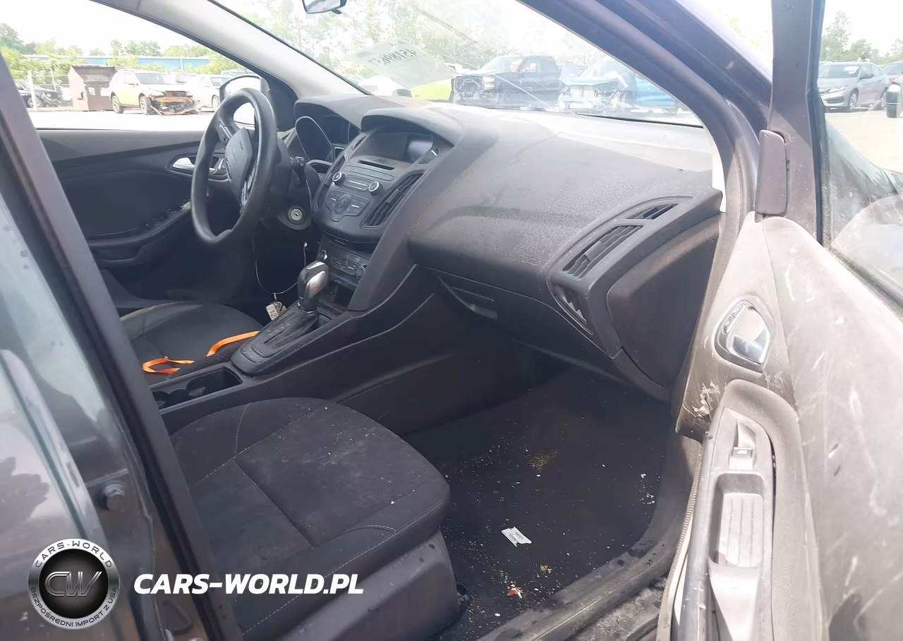 2016 Ford Focus Se VIN:1FADP3K24GL364000 - 5
