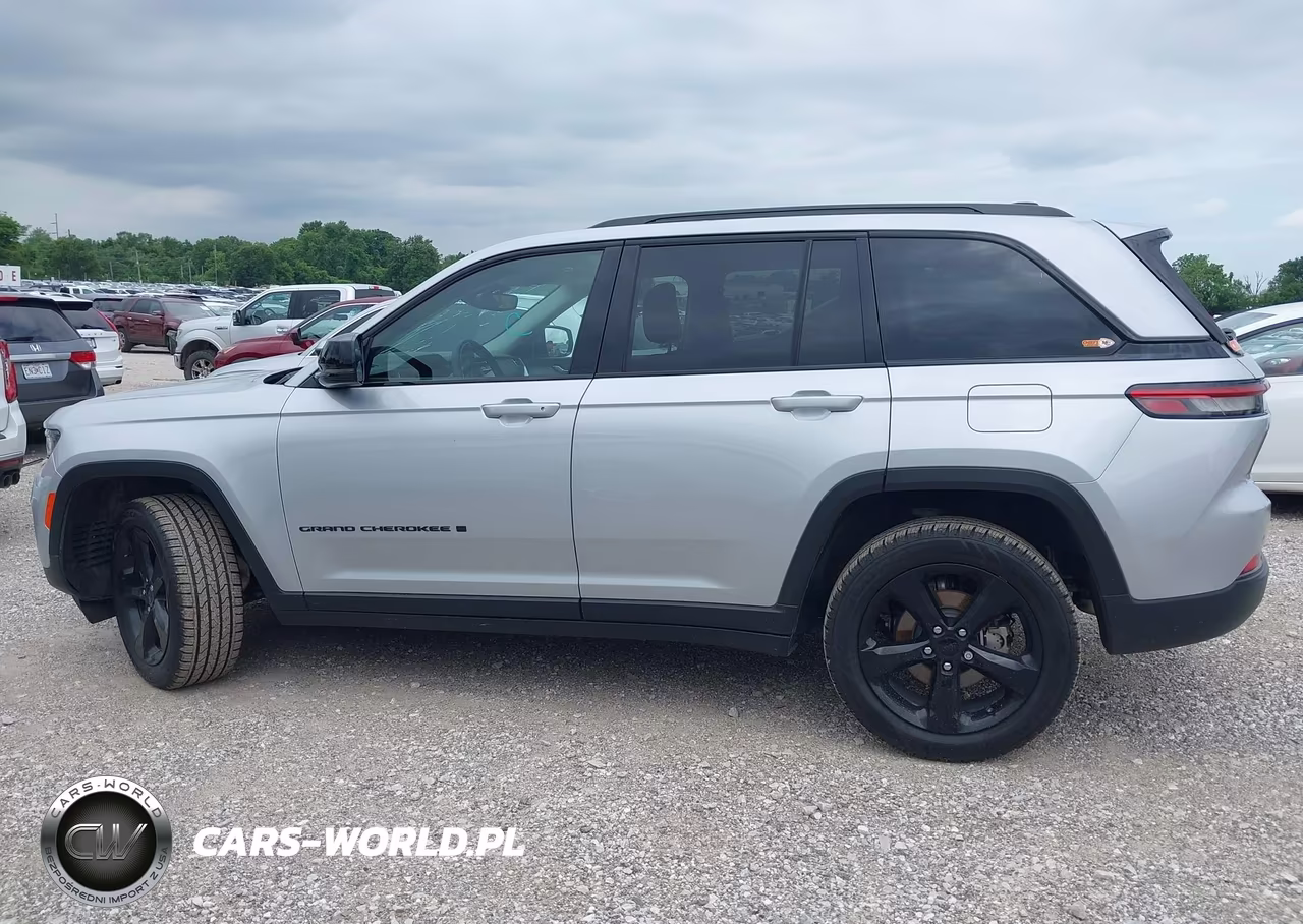 2024 Jeep Grand Cherokee Limited 4X4 VIN:1C4RJHBG2RC704113 - 14