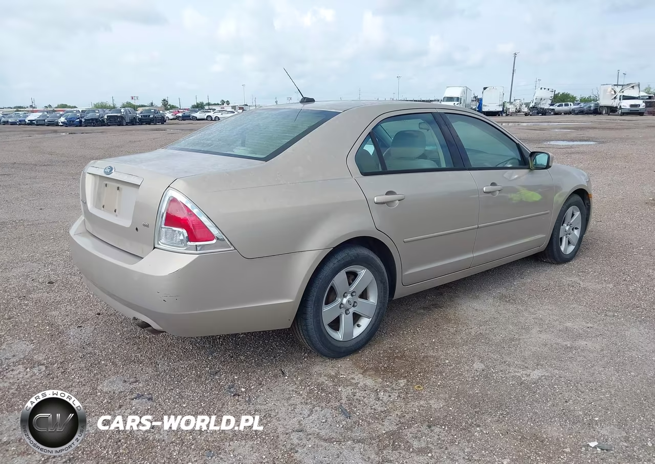 2007 Ford Fusion Se VIN:3FAHP07ZX7R247979 - 4