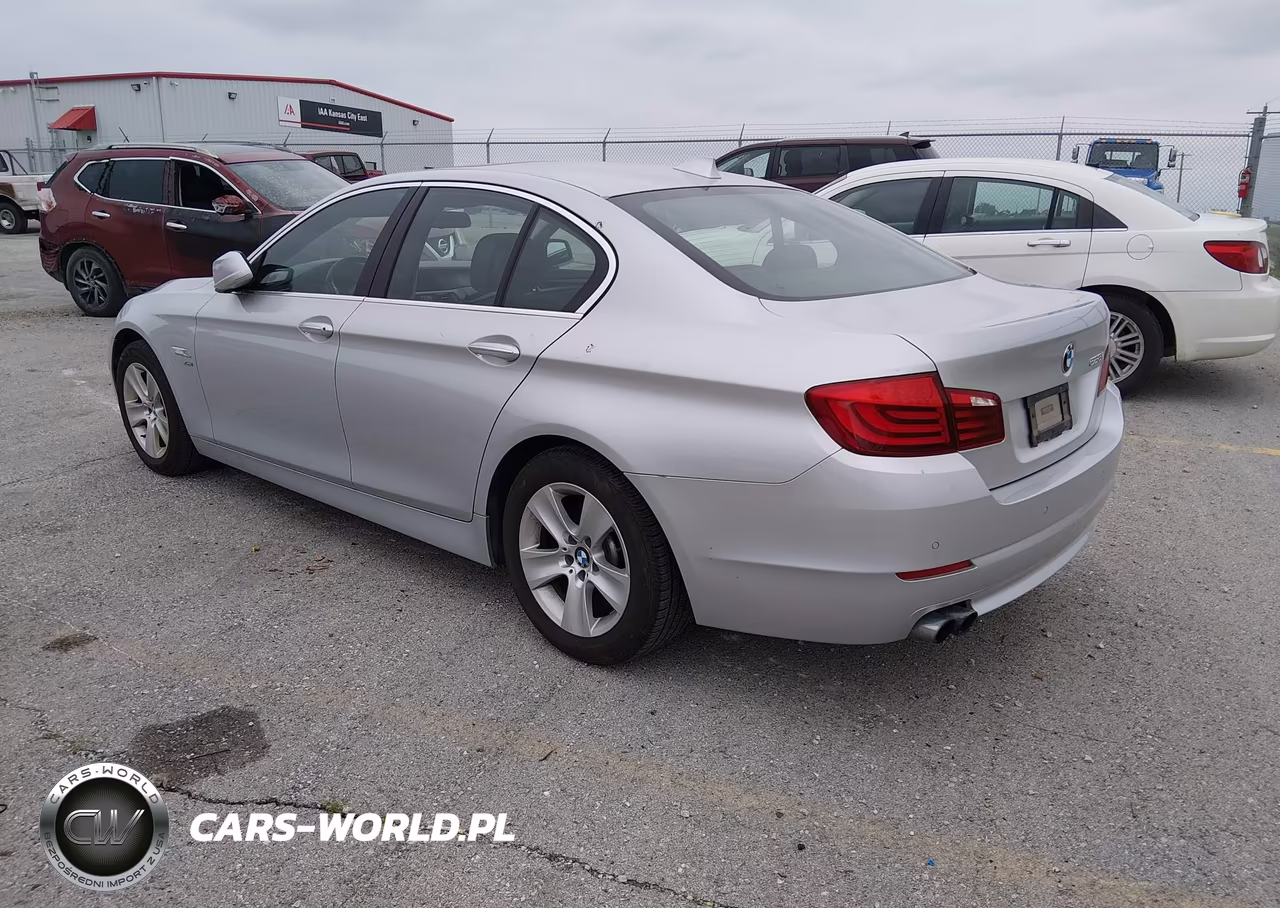 2012 BMW 528I xDrive VIN:WBAXH5C57CDW07096 - 3