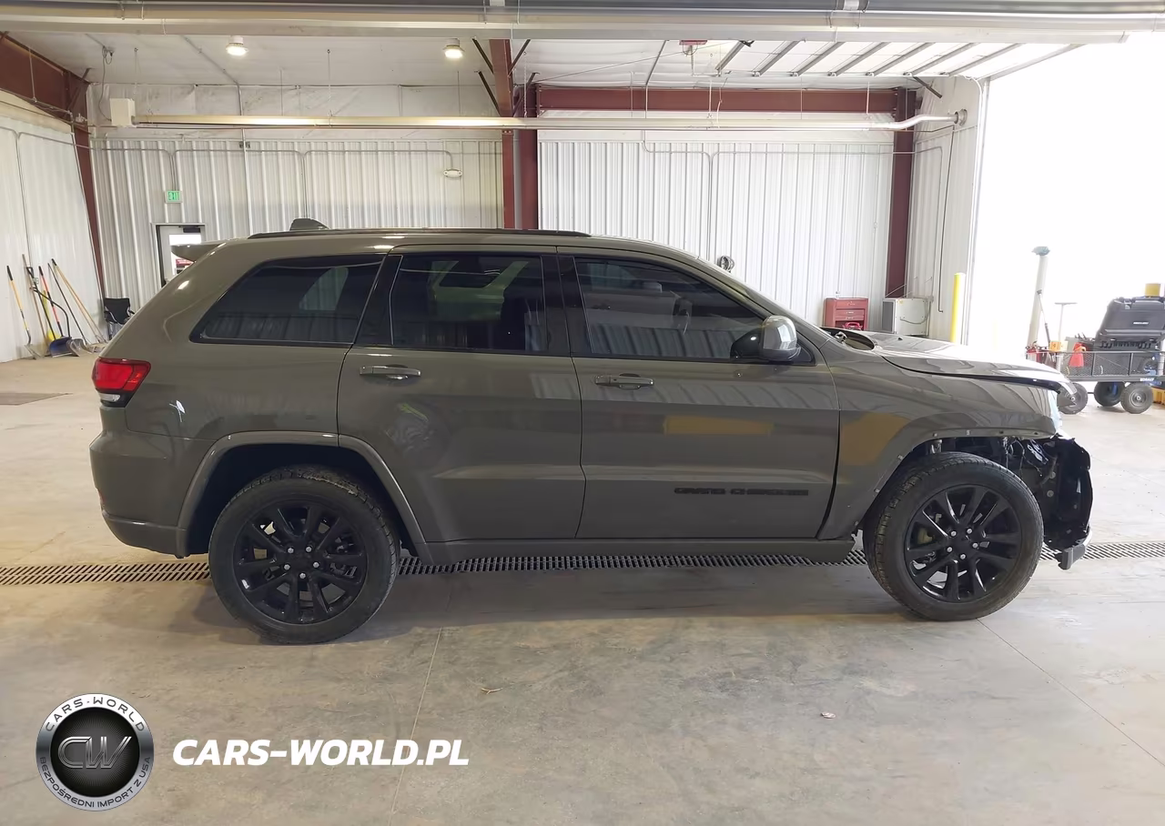 2019 Jeep Grand Cherokee Altitude 4X4 VIN:1C4RJFAG6KC818420 - 13