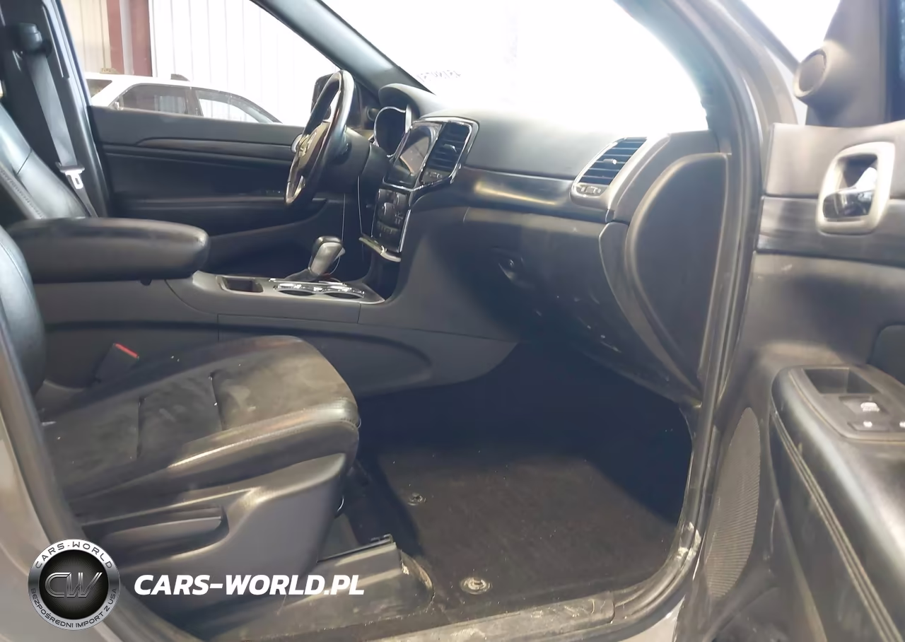 2019 Jeep Grand Cherokee Altitude 4X4 VIN:1C4RJFAG6KC818420 - 5