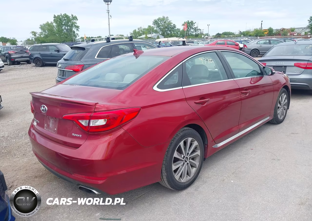 2015 Hyundai Sonata Sport VIN:5NPE34AF7FH210002 - 4