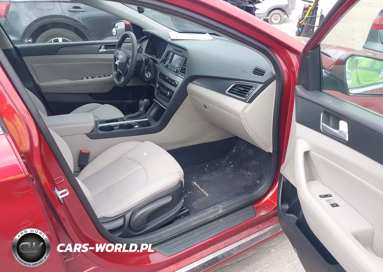 2015 Hyundai Sonata Sport VIN:5NPE34AF7FH210002 - 5