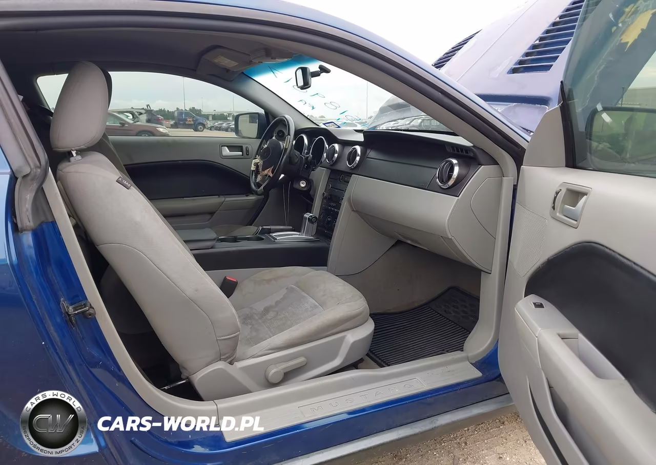 2008 Ford Mustang V6 Deluxe VIN:1ZVHT80N285179027 - 5