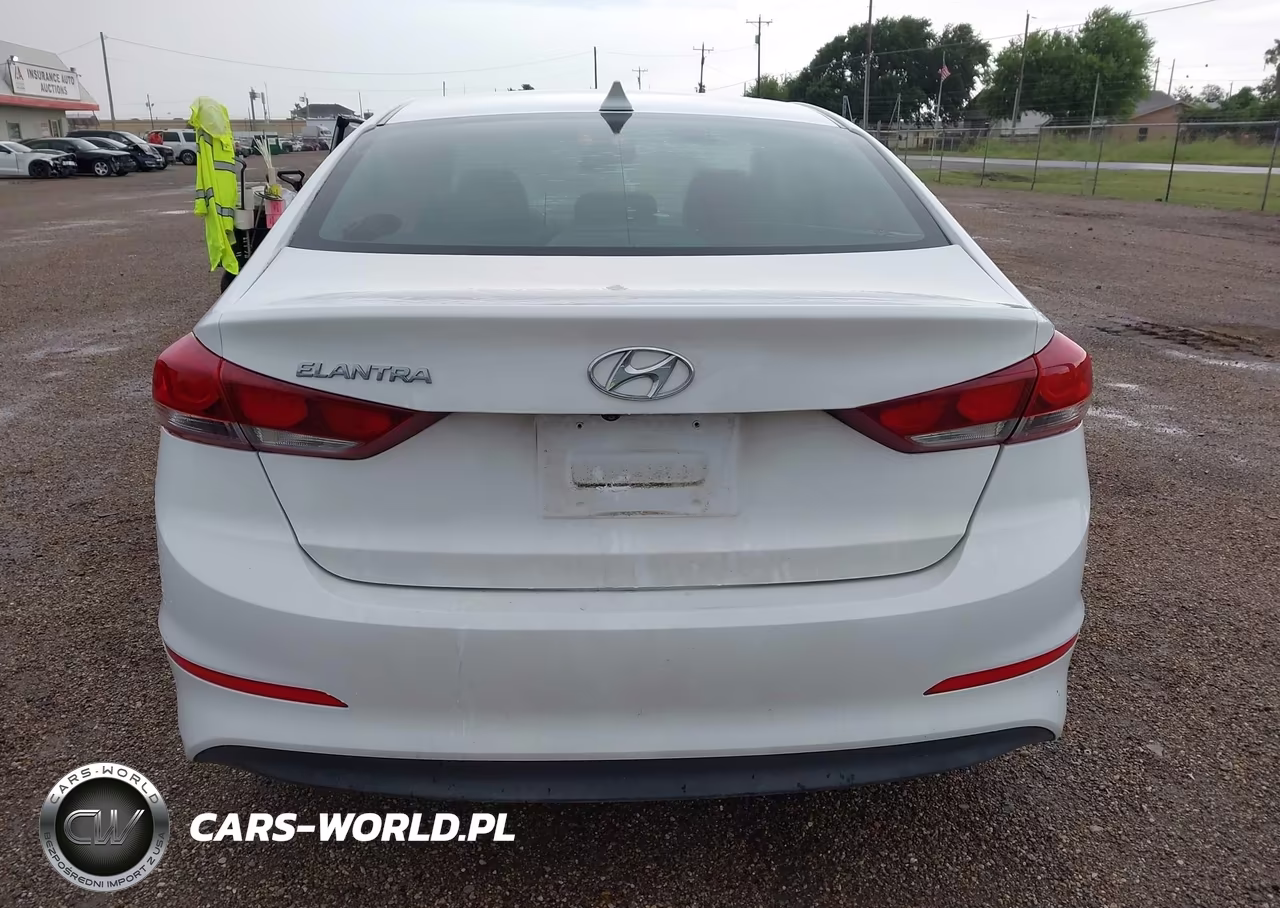 2018 Hyundai Elantra Value Edition VIN:5NPD84LF9JH365170 - 17