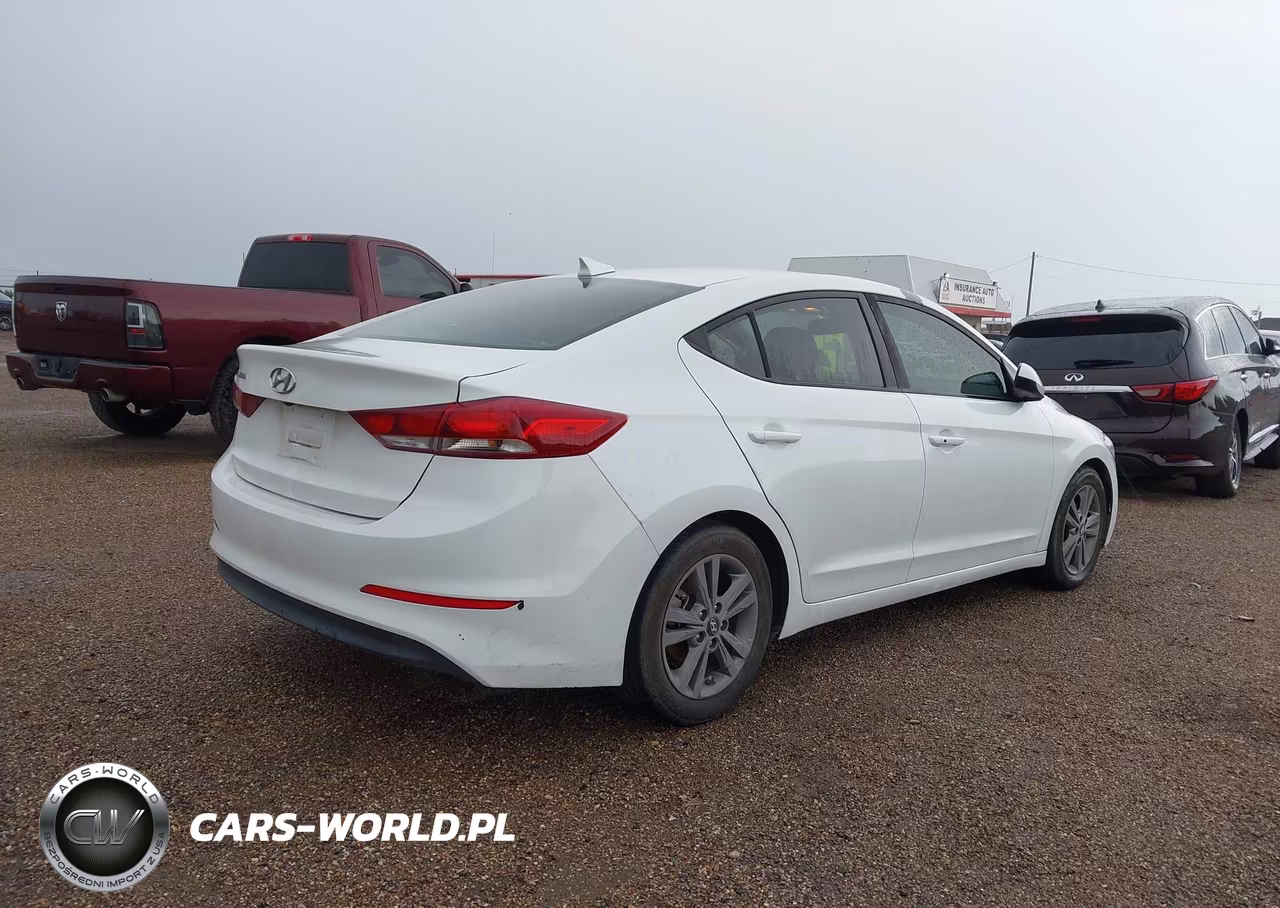 2018 Hyundai Elantra Value Edition VIN:5NPD84LF9JH365170 - 4
