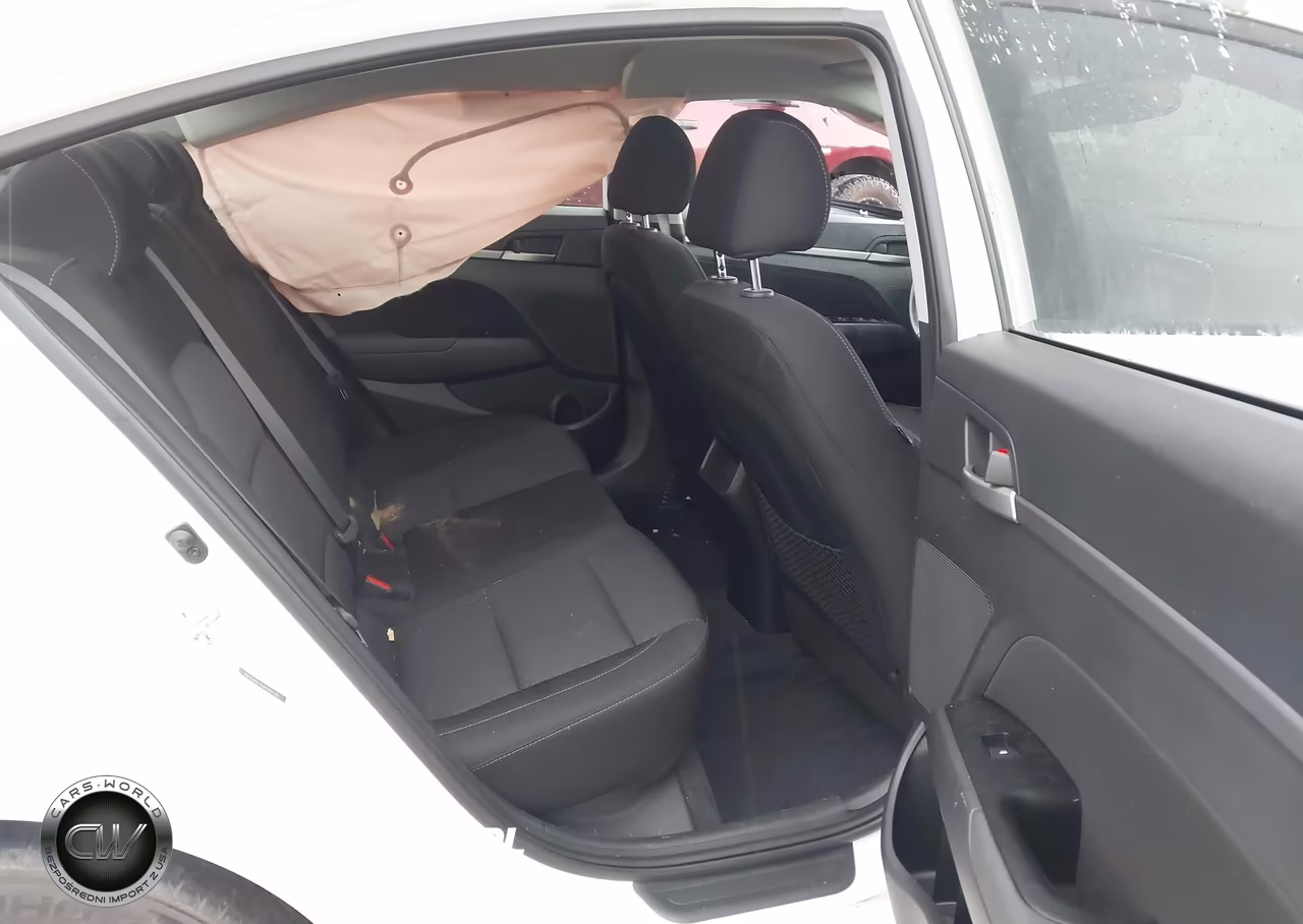 2018 Hyundai Elantra Value Edition VIN:5NPD84LF9JH365170 - 8