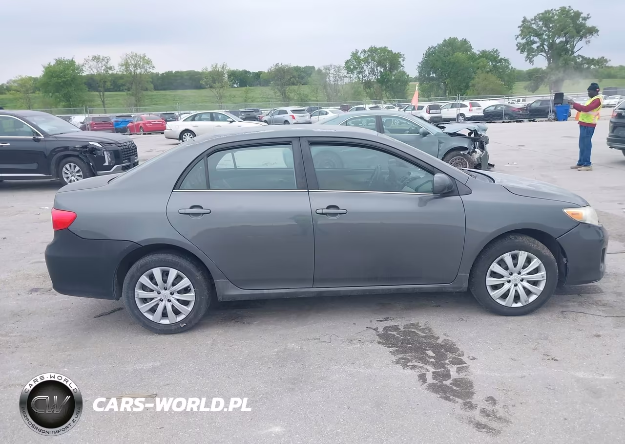 2013 Toyota Corolla Le VIN:2T1BU4EE1DC943552 - 13