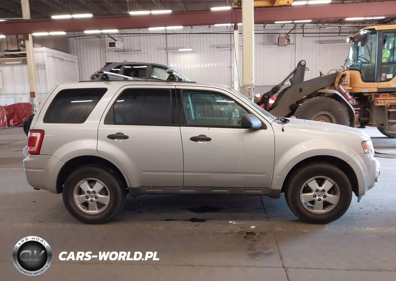 2010 Ford Escape Xls VIN:1FMCU9C74AKD12032 - 13