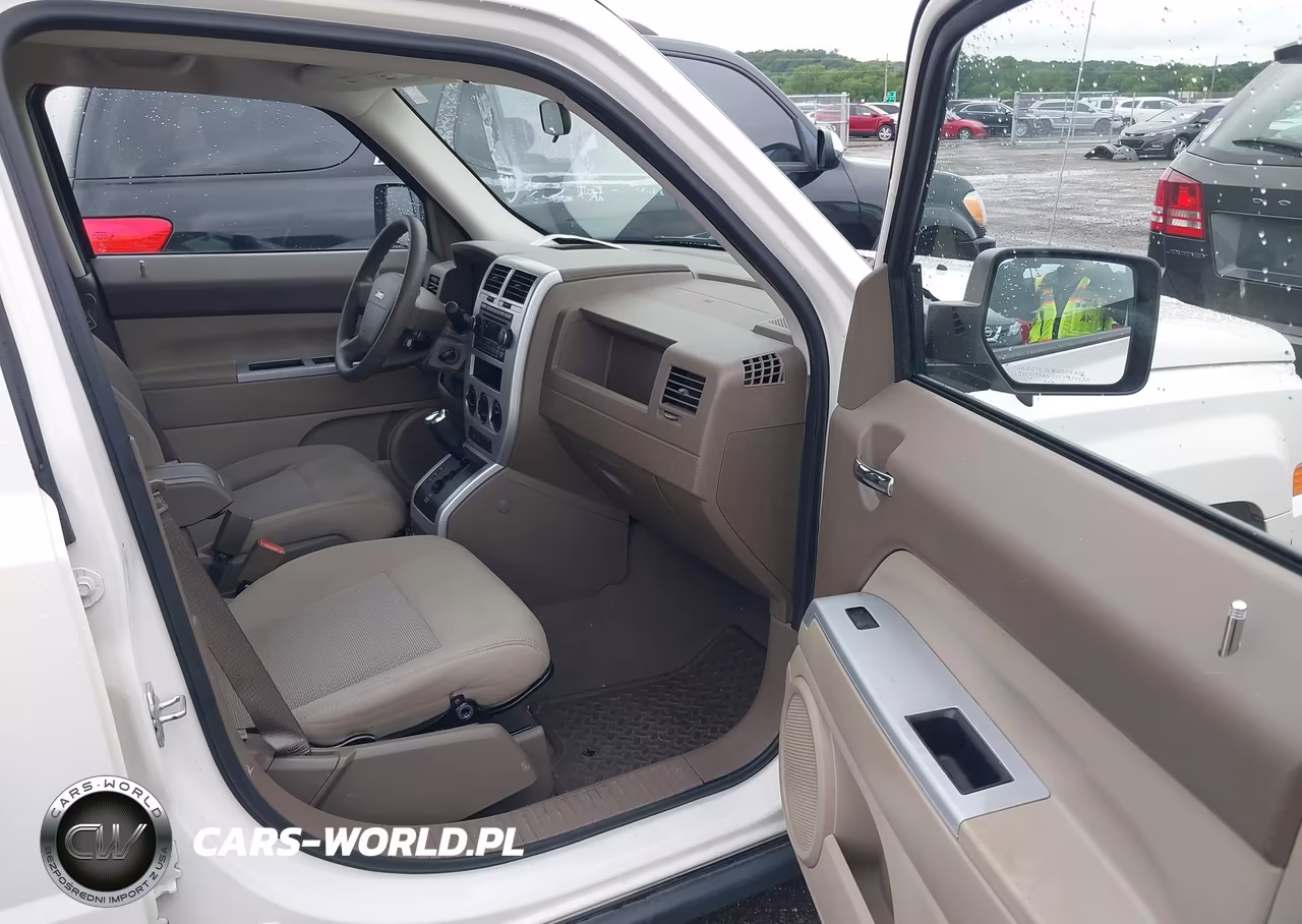 2008 Jeep Patriot Sport VIN:1J8FT28W18D775961 - 5