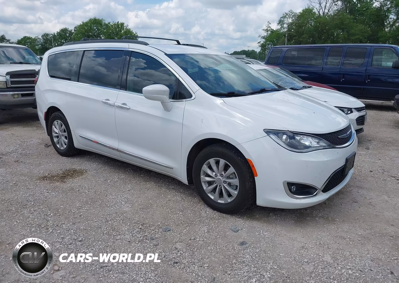 2017 Chrysler Pacifica Touring-L – zdjęcie 1 z 16