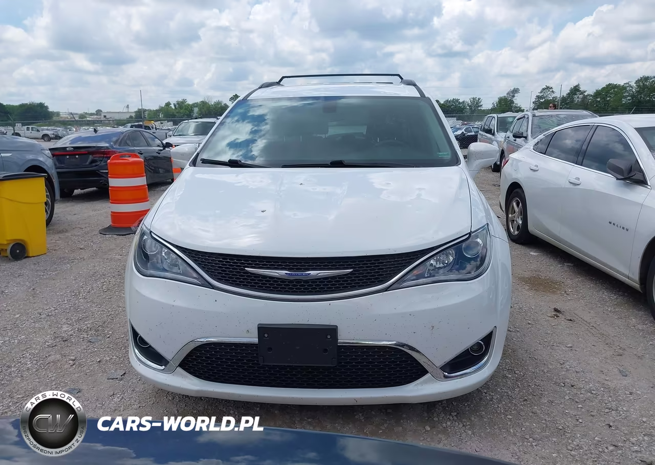 2017 Chrysler Pacifica Touring-L VIN:2C4RC1BG7HR526643 - 12