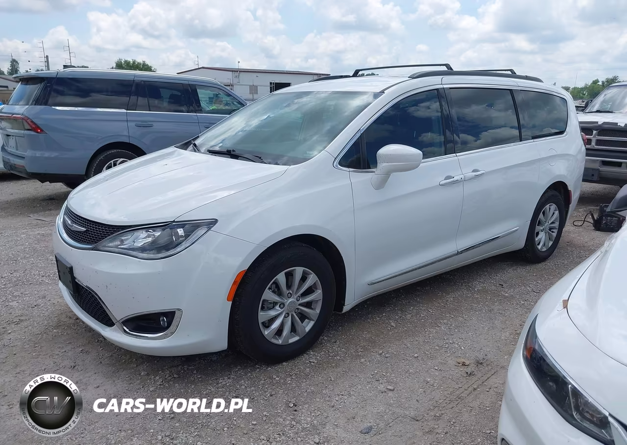 2017 Chrysler Pacifica Touring-L VIN:2C4RC1BG7HR526643 - 2