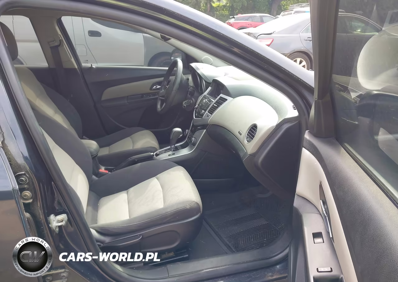 2015 Chevrolet Cruze Ls Auto VIN:1G1PA5SH7F7134427 - 5
