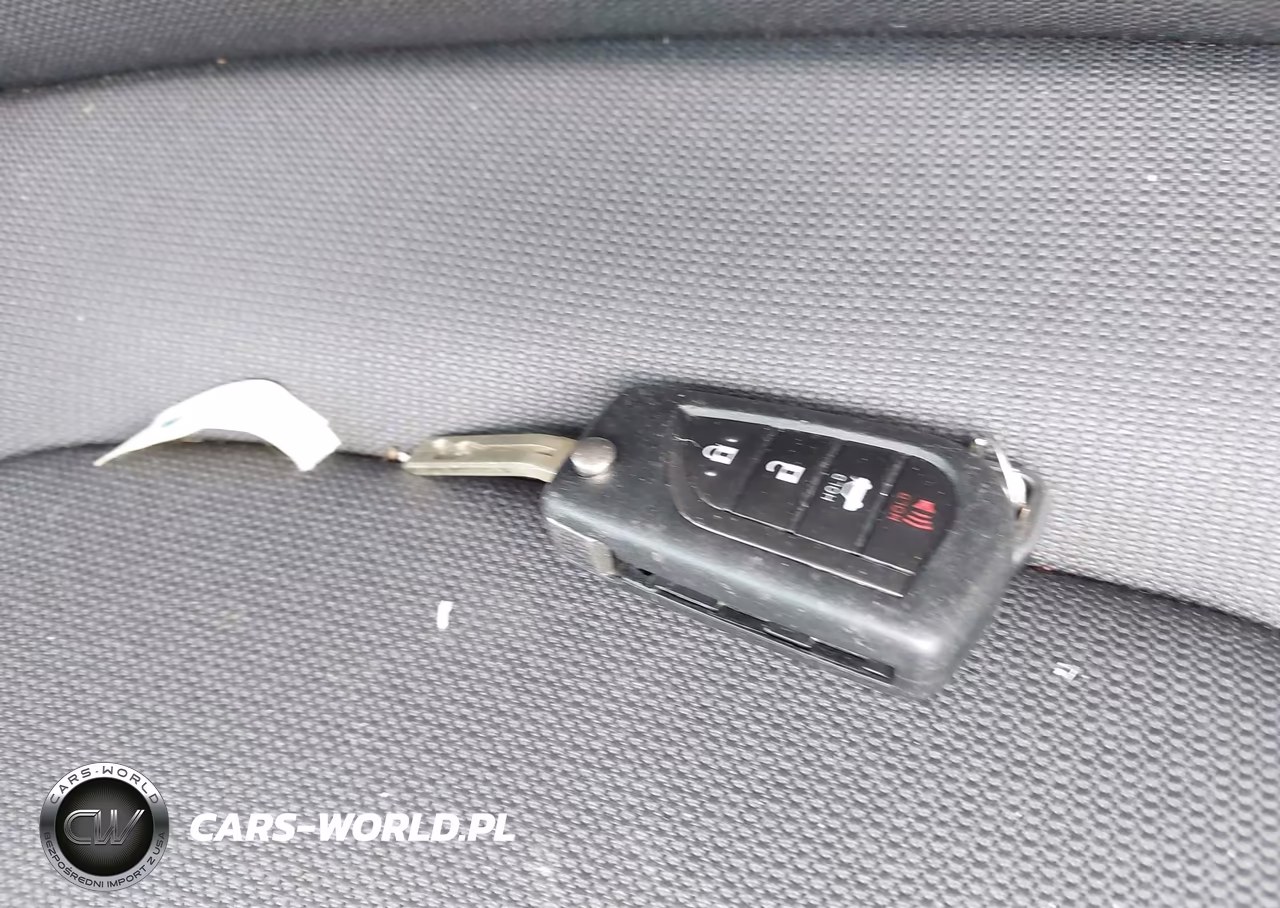 2020 Toyota Corolla Le VIN:5YFEPRAE1LP069113 - 11