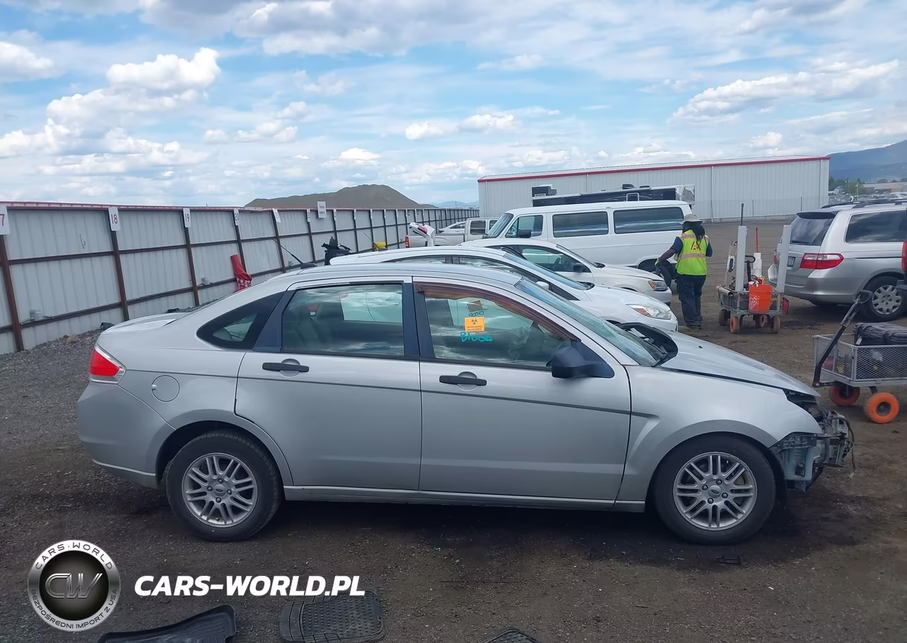 2009 Ford Focus Se VIN:1FAHP35N09W270379 - 13