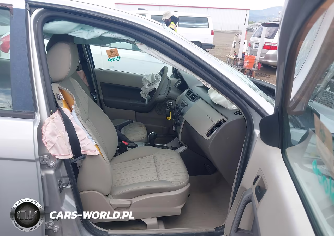 2009 Ford Focus Se VIN:1FAHP35N09W270379 - 5