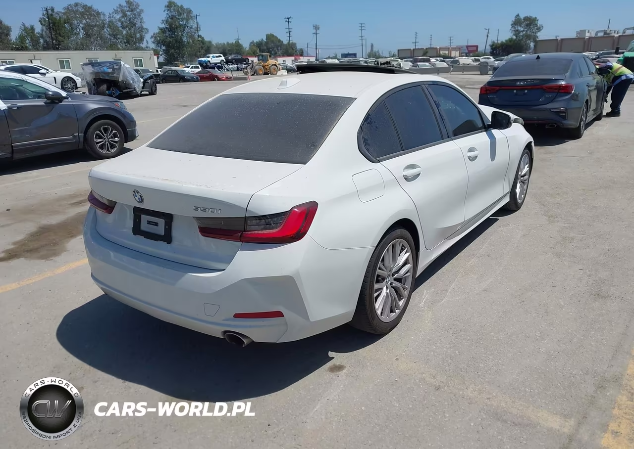 2023 BMW 330I VIN:3MW69FF07P8D40334 - 4