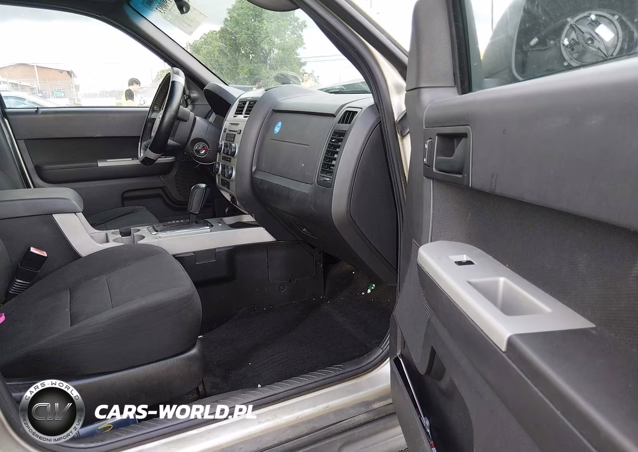 2010 Ford Escape Xlt VIN:1FMCU0D78AKB11342 - 5