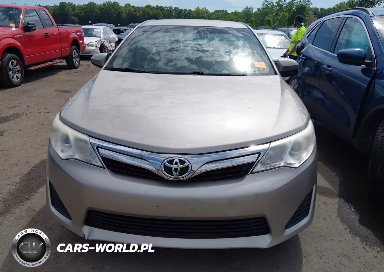 2014 Toyota Camry Le VIN:4T4BF1FK6ER360025 - 12