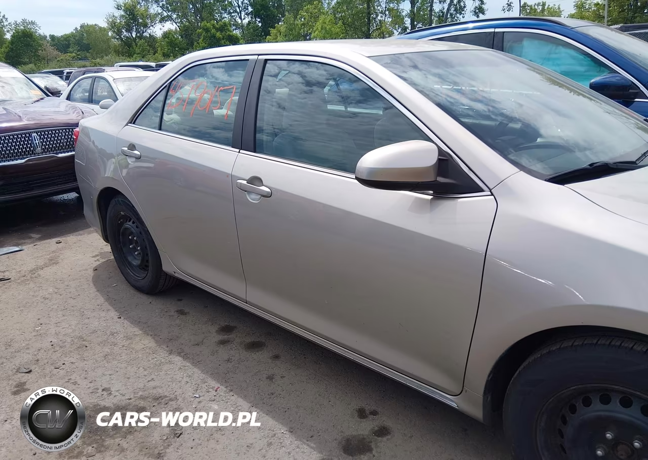 2014 Toyota Camry Le VIN:4T4BF1FK6ER360025 - 13