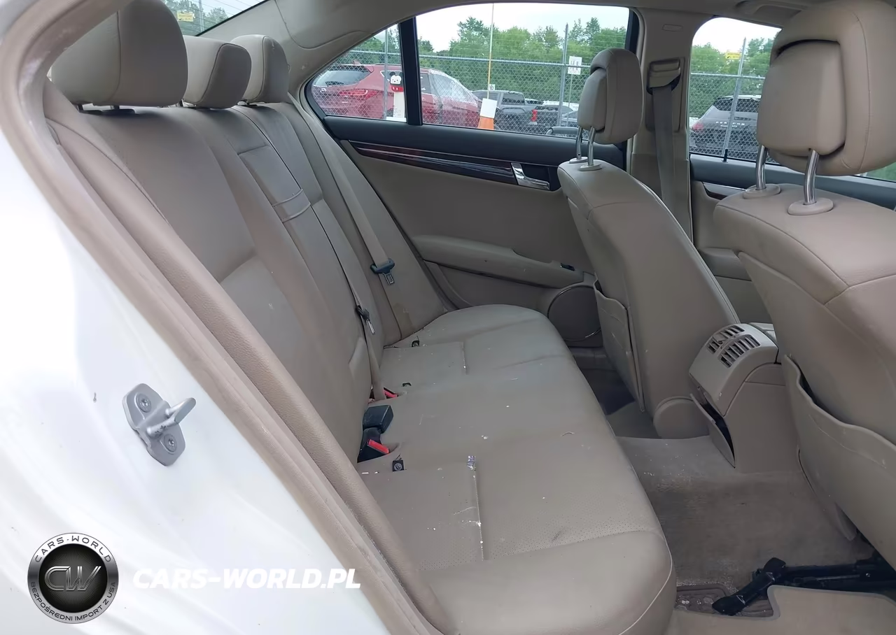 2010 Mercedes-Benz C 300 Luxury 4Matic-Sport 4Matic VIN:WDDGF8BB5AR111317 - 8