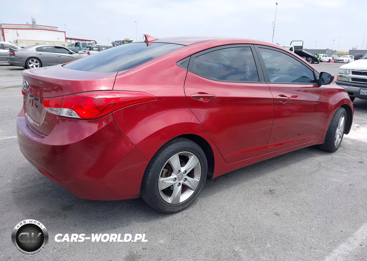 2013 Hyundai Elantra Gls VIN:5NPDH4AEXDH438769 - 4