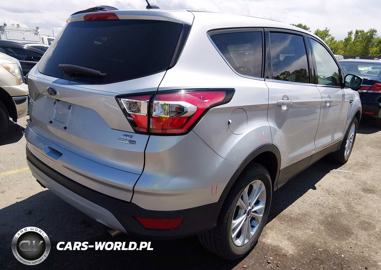 2017 Ford Escape Se VIN:1FMCU9GD9HUC95467 - 4