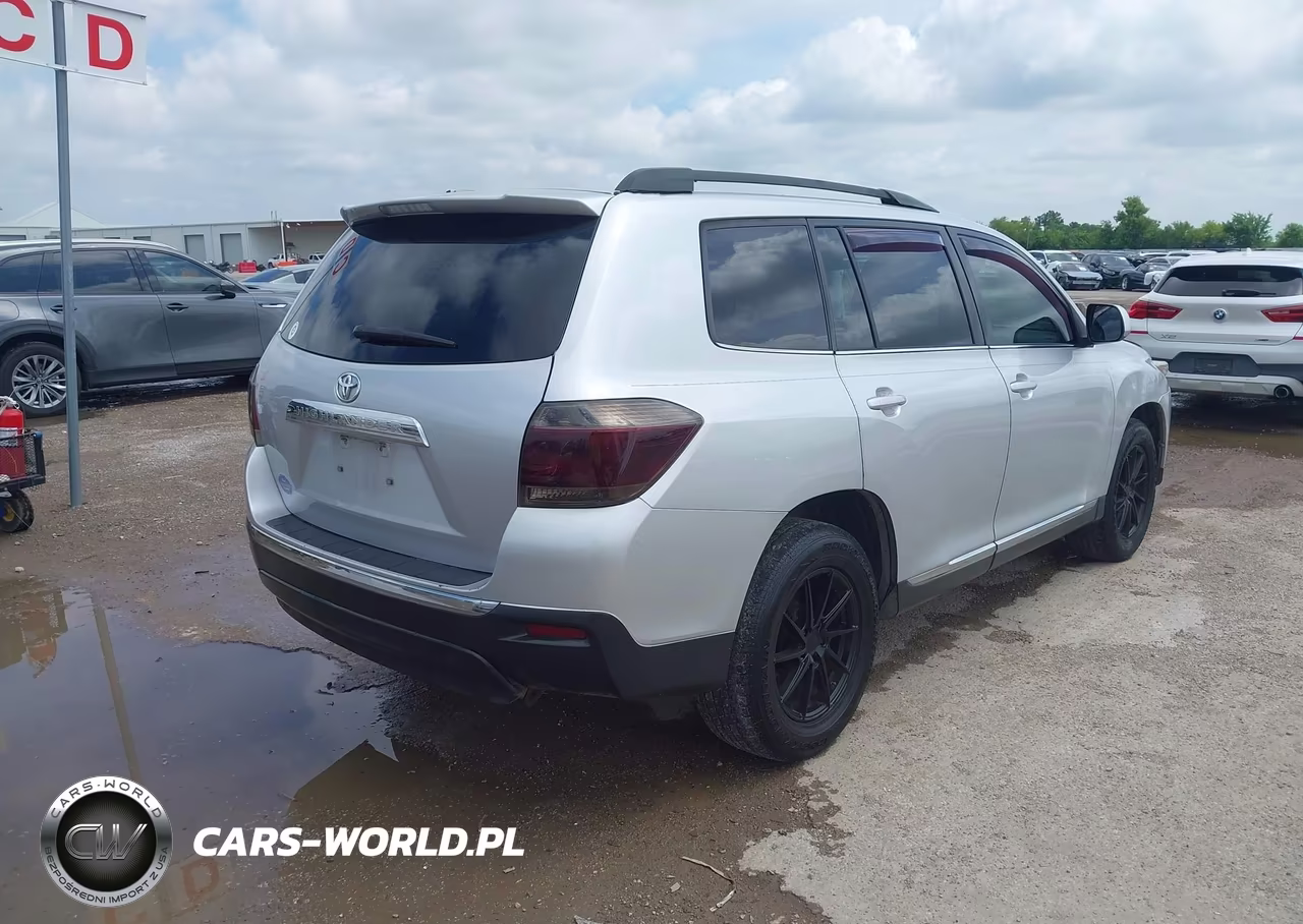 2013 Toyota Highlander Base V6 VIN:5TDZK3EH8DS102831 - 4