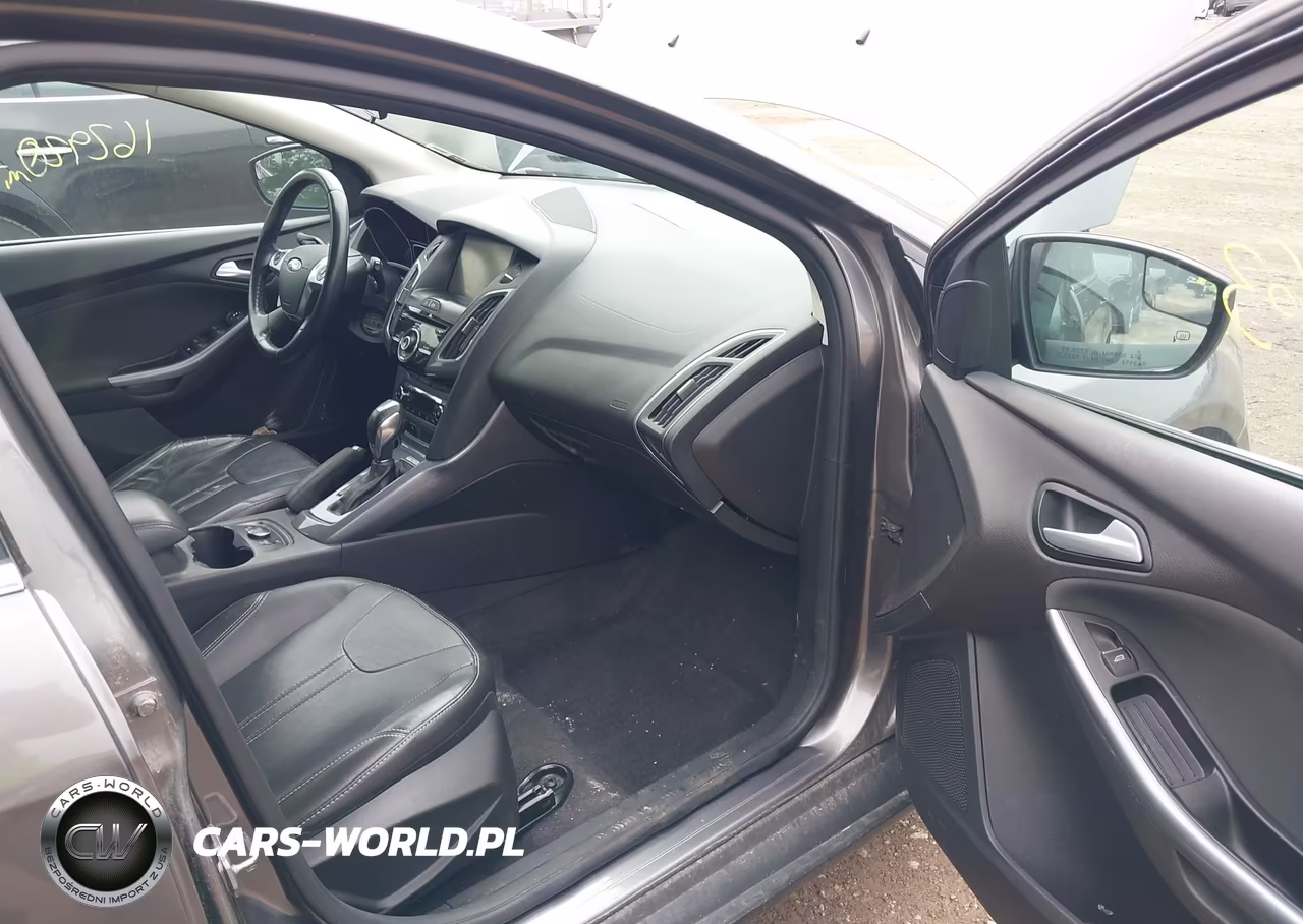 2014 Ford Focus Titanium VIN:1FADP3N26EL380739 - 5