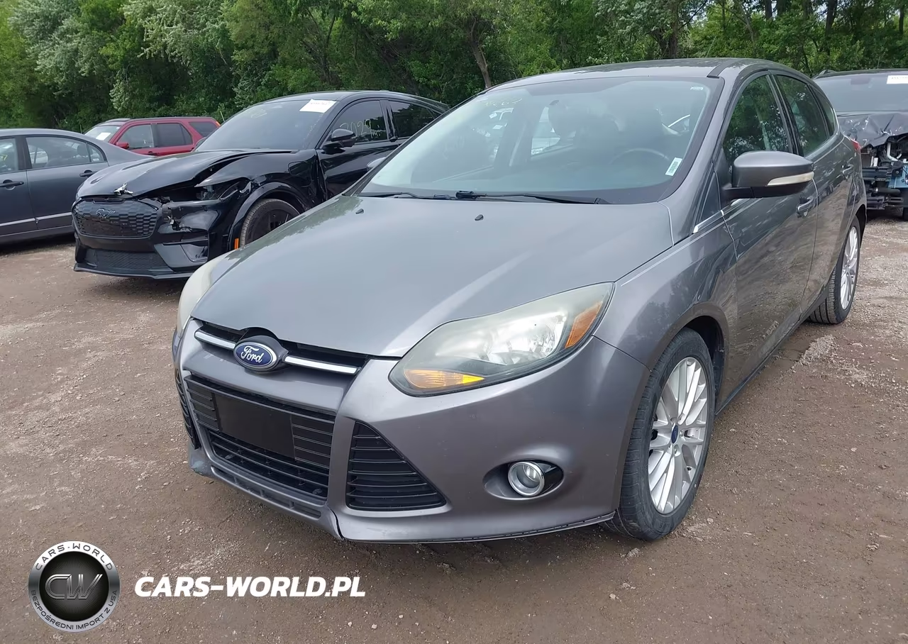 2014 Ford Focus Titanium VIN:1FADP3N26EL380739 - 6