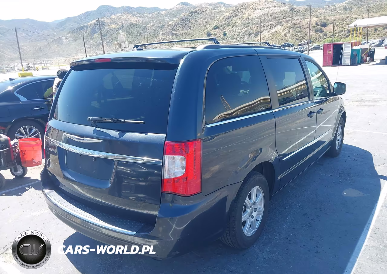 2013 Chrysler Town & Country Touring VIN:2C4RC1BG2DR593998 - 4