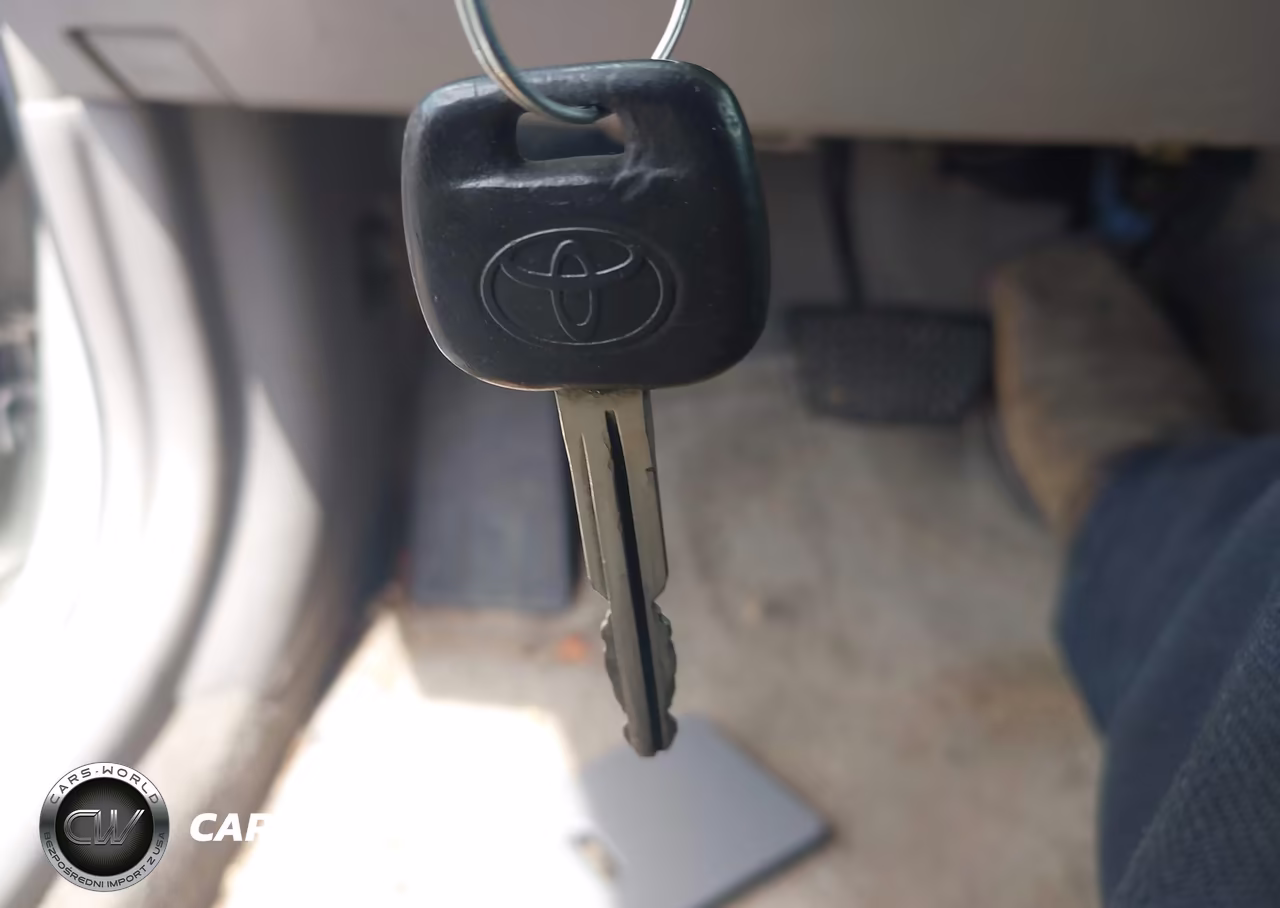 2004 Toyota Camry Le VIN:4T1BE32K14U888018 - 11