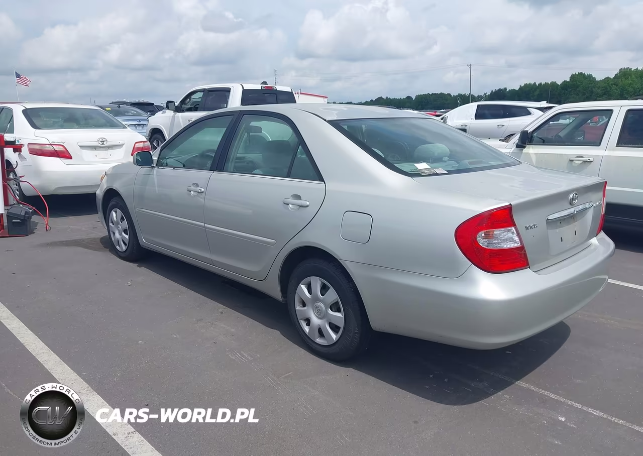 2004 Toyota Camry Le VIN:4T1BE32K14U888018 - 3