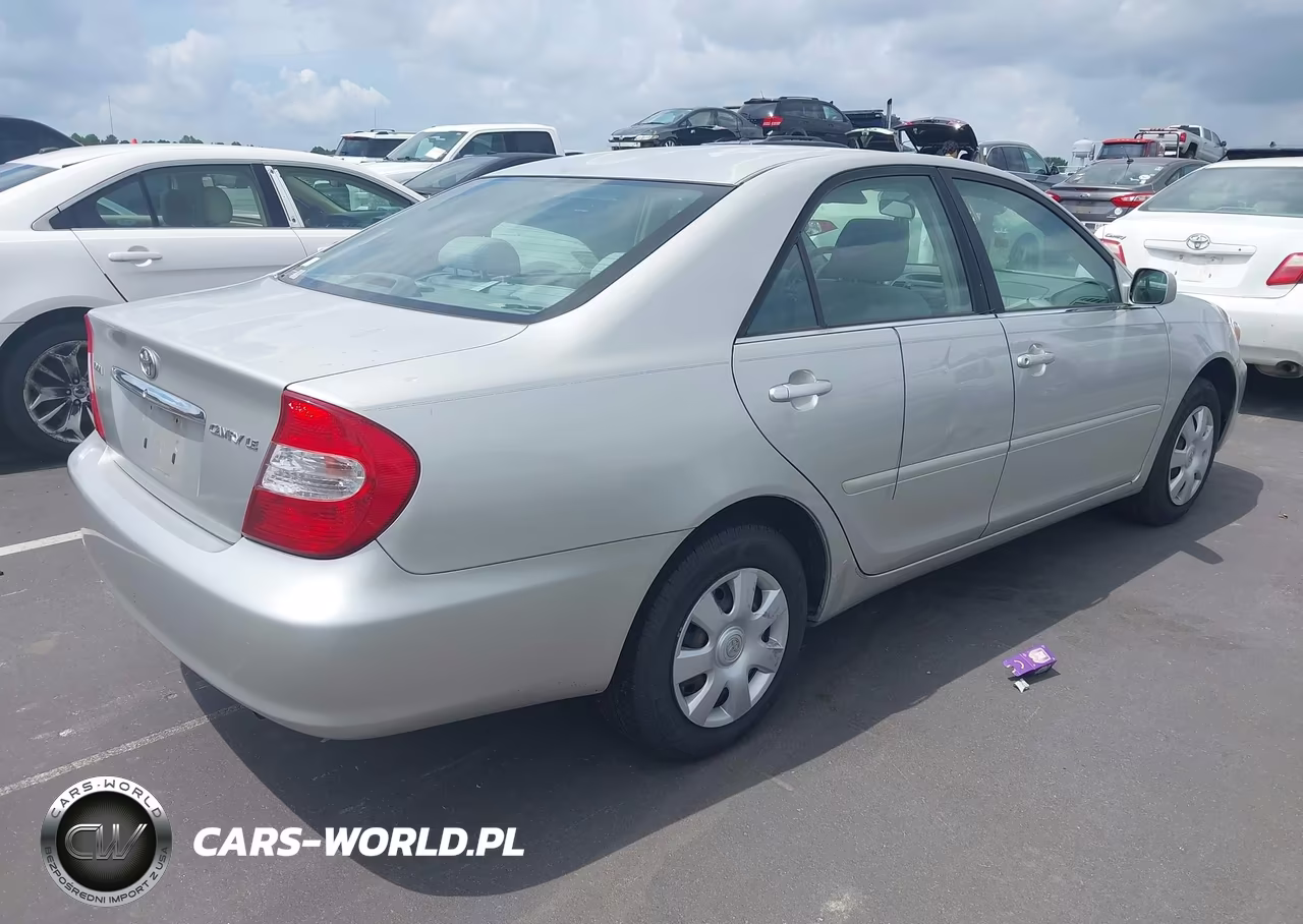 2004 Toyota Camry Le VIN:4T1BE32K14U888018 - 4