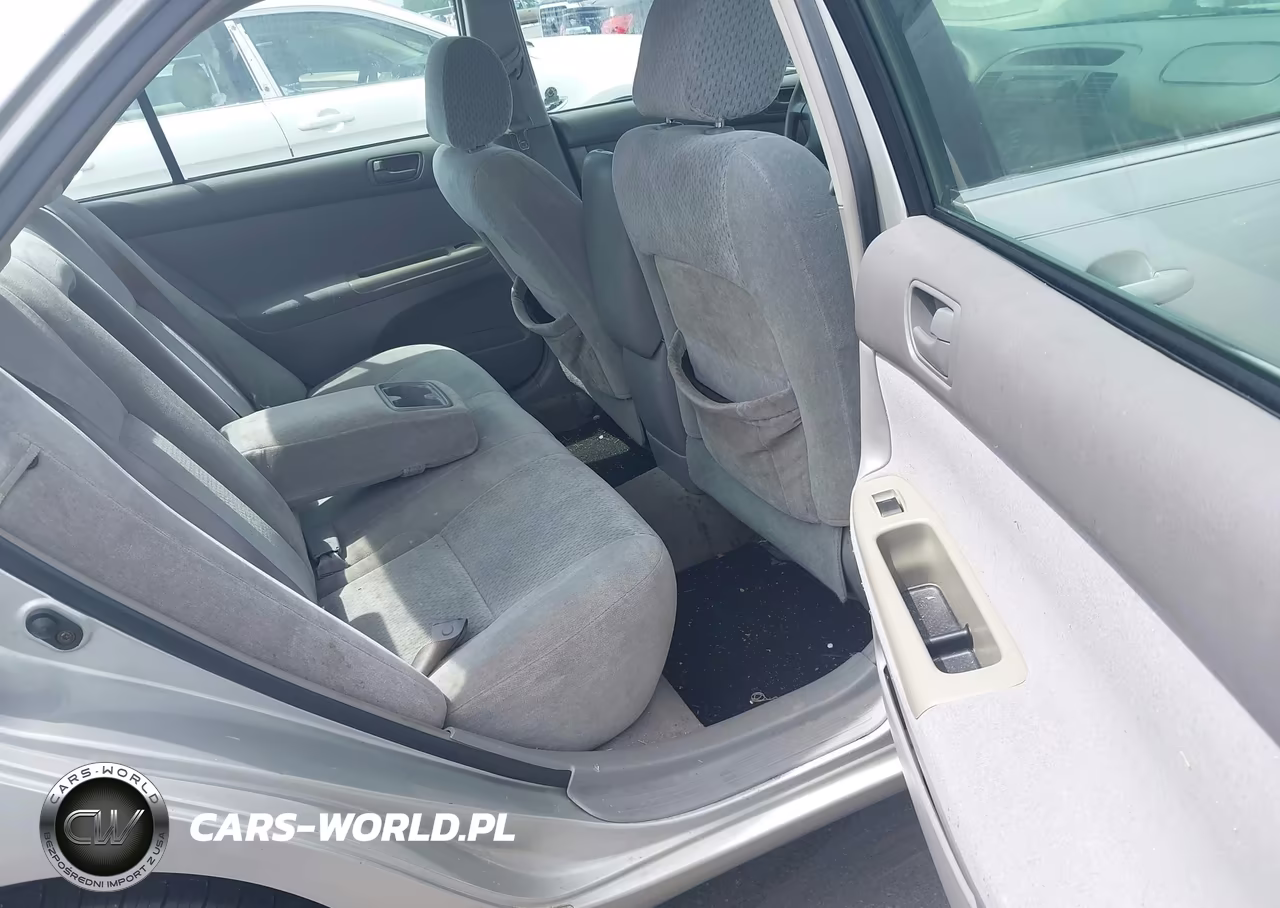 2004 Toyota Camry Le VIN:4T1BE32K14U888018 - 8