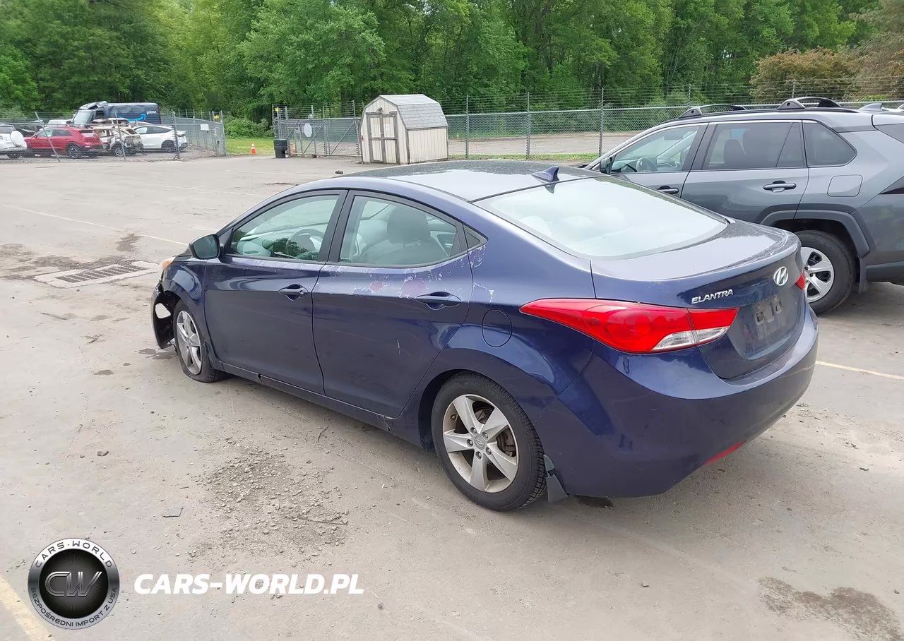 2013 Hyundai Elantra Gls VIN:5NPDH4AE4DH284687 - 3