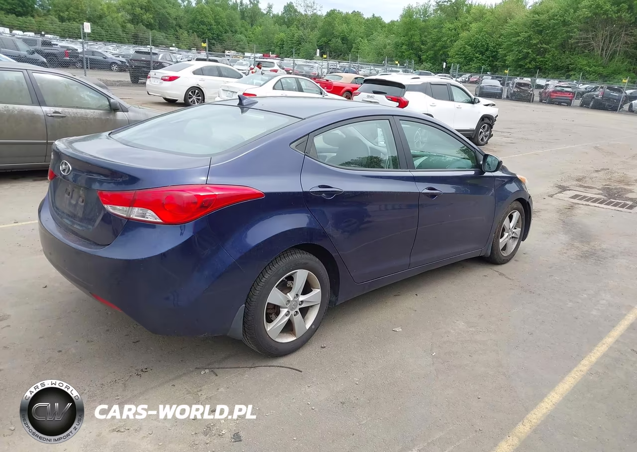2013 Hyundai Elantra Gls VIN:5NPDH4AE4DH284687 - 4