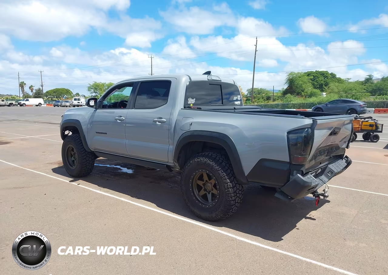 2018 Toyota Tacoma Sr5 V6 VIN:3TMAZ5CN0JM057537 - 3
